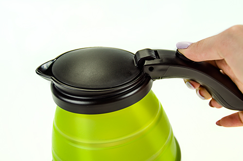 Cestovná plastová kanvica 0,5 L - silikónová